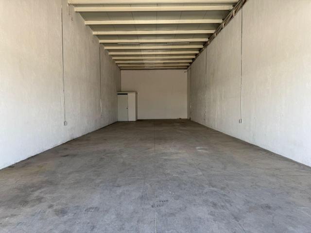 Bodega en carretera 57