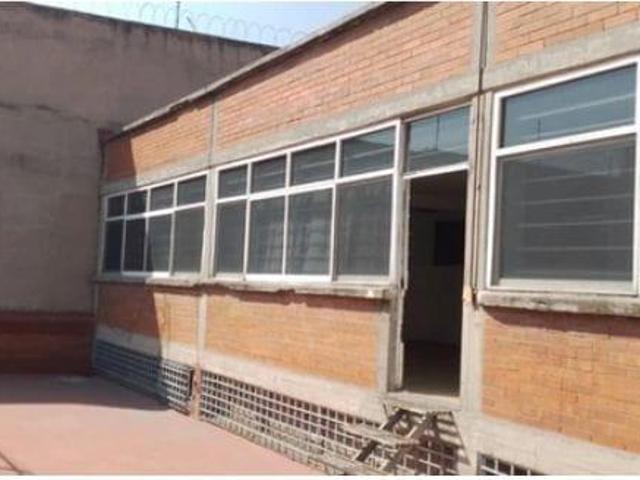 Bodega en la romana Tlalnepantla. Espacio idea para desarrollo comercial o almacenamiento