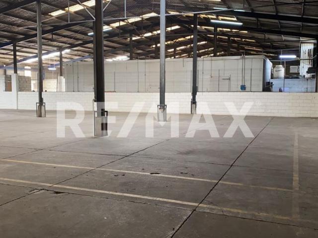 BODEGA EN RENTA CON CASETA DE ACCESO