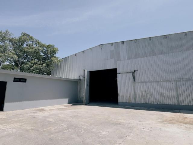 BODEGA EN RENTA CON PATIO DE MANIOBRAS