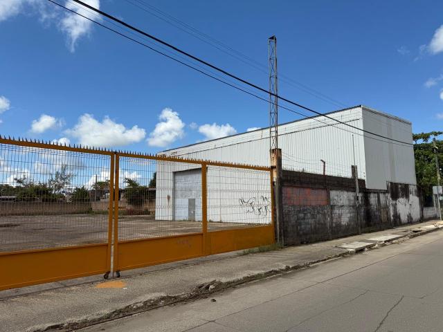Bodega en Renta con patio de maniobras Calle Leona Vicario, Col. H?roes de Nacozari, Coatzacoalcos, Ver