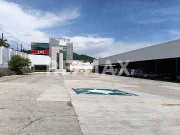 Bodega en renta anual sobre Av. Cuauhtémoc en Acapulco