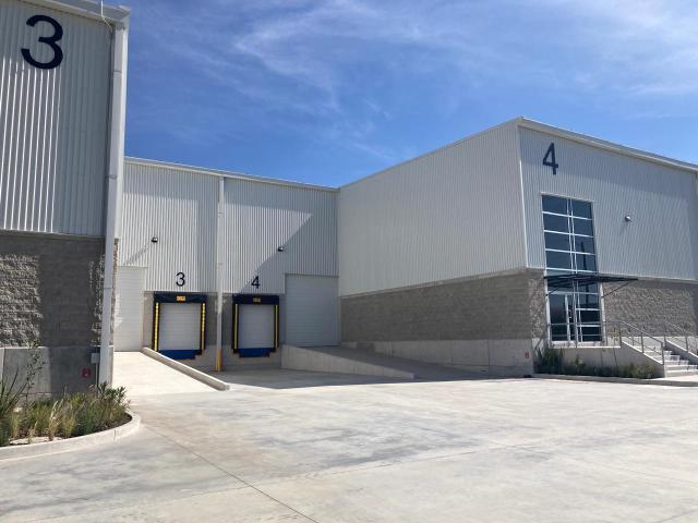 Bodega en renta de 2,400 m2 divisibles en Toluca