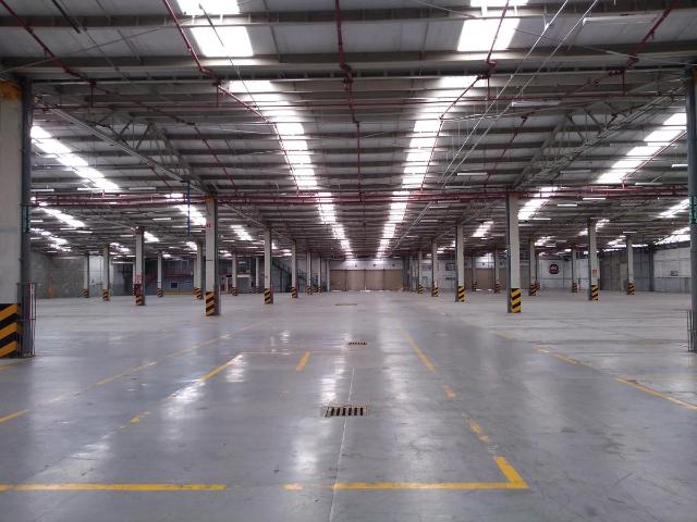 Bodega en renta de 11,000 m2 en Cuauht?moc/Santa Maria La Ribera