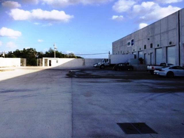 Bodega en renta de 900 m2 en Canc?n