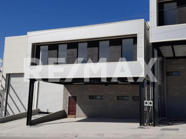 BODEGA EN RENTA EN PARQUE IBM 200 SANTA CATARINA SOBRE LUIS DONALDO COLOSIO