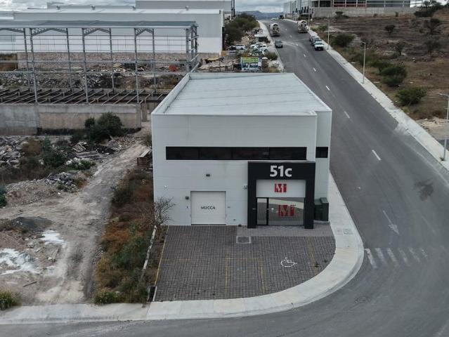 Bodega en Renta en parque industrial sobre paseo Centenario cerca de Zakia