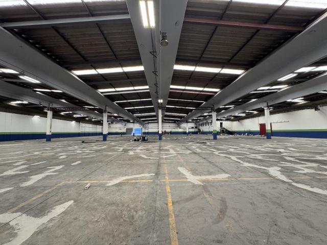 Renta de Bodega en Tlanepantla en Parque Industrial, Gustavo de Baz ? 2,576 m? con 6 andenes