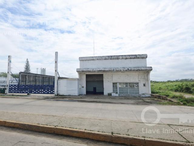 Bodega en Venta o Renta en Carretera transistmica km 7.0, Col. Ejidal