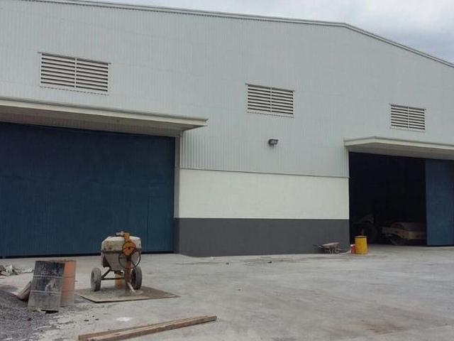 Bodega en venta y renta en Cd. Industrial Bruno Pagliai ? 2,900 m? con patio de maniobras