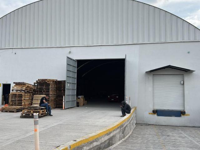 Bodega Industrial 1950 m2, Toluca