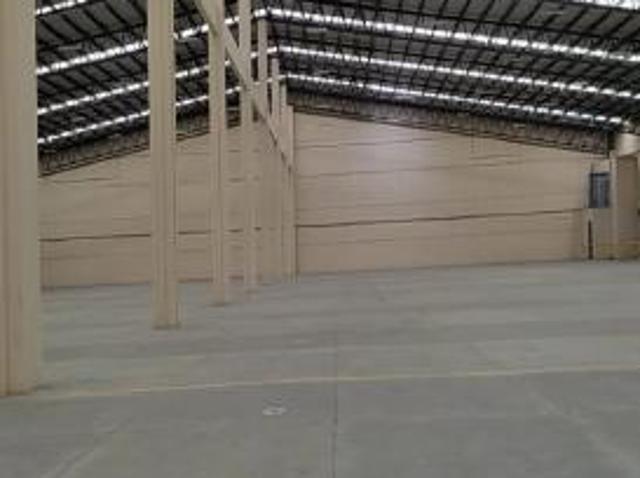 Bodega Industrial de 6,720 m2 en renta, ubicada en Blvd. Aeropuerto
