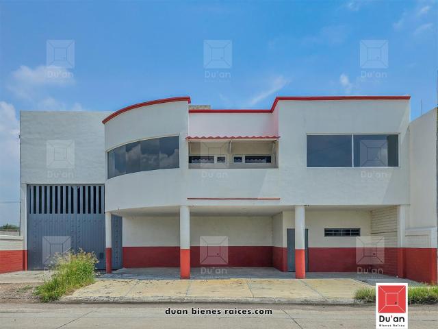 Bodega Industrial de 1000 m2 en Parque Piel
