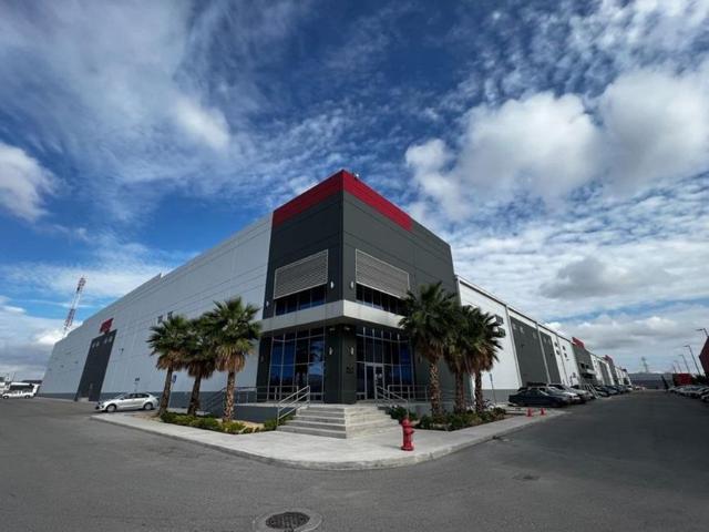 Bodega Industrial en Ciudad Ju?rez, Chih de 13,206 m2 con altura de 12 m