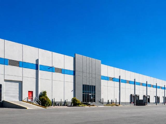 Bodega Industrial en El Colon, Qro. de 3,300 m2 con Iluminaci?n LEED