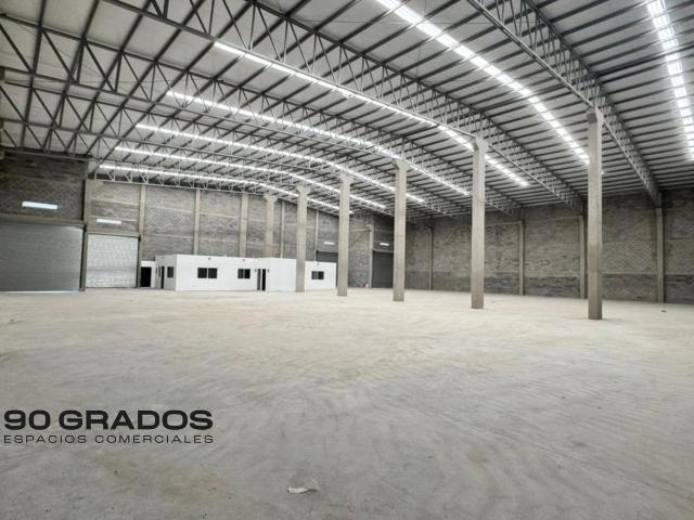 Bodega Industrial en La Fama