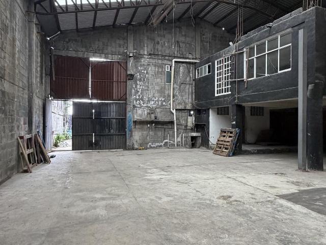 Bodega Industrial en Paseo Tollocan