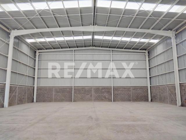 BODEGA INDUSTRIAL EN RENTA CON CENTRO DE NEGOCIOS INIGUALABLE