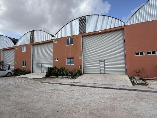 Bodega industrial en renta con oficinas | Carretera M?rida ? Dzity?