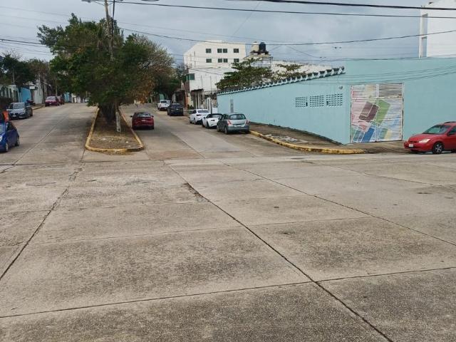 Bodega Industrial en Renta en Av. Lerdo de Tejada, Col. Centro, Coatzacoalcos, Ver