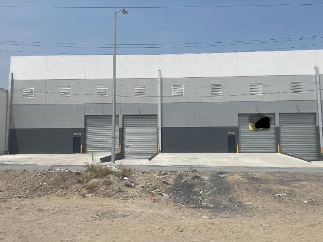 BODEGA INDUSTRIAL EN RENTA EN SANTA CATARINA