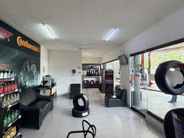 BODEGA / LOCAL COMERCIAL SOBRE AVENIDA, IDEAL PARA TALLER MECANICO