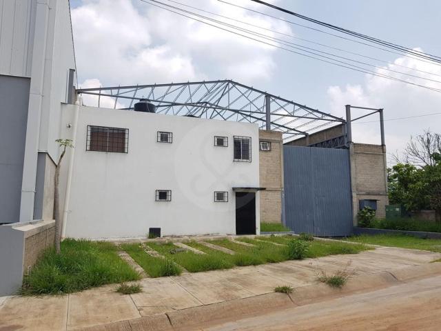 Bodega tipo taller en renta en El Salto