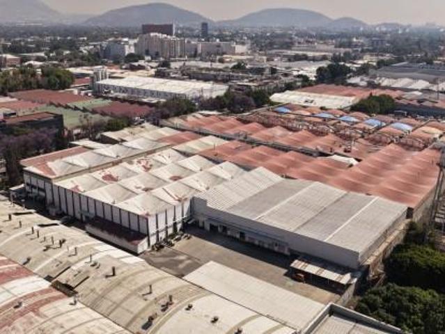 Bodega y oficinas de 7,730 m2 en Vallejo