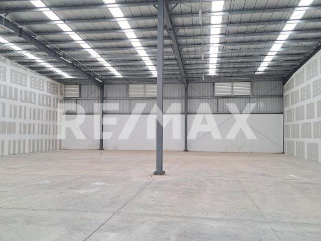 Bodegas en renta a 300 m periférico en San Juan Bautista, Mérida