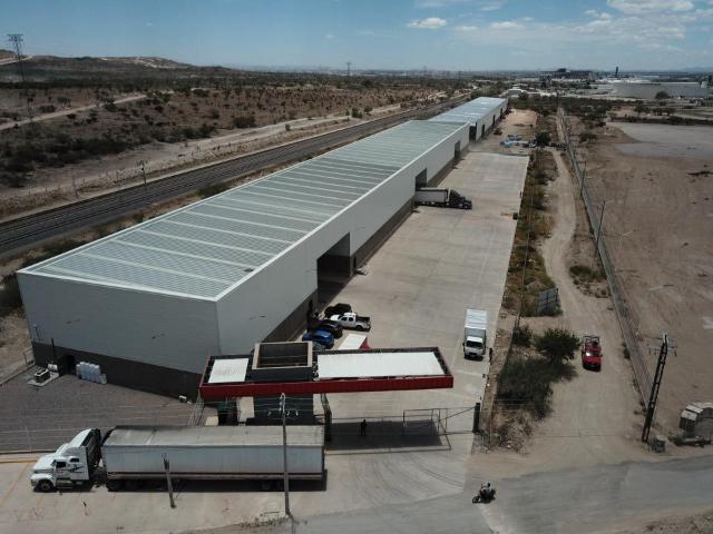 Bodegas en renta dentro de microparque en eje 132