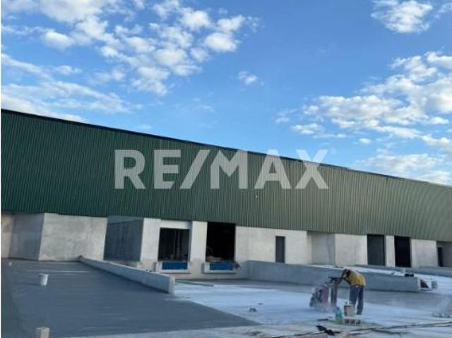 Bodegas en renta sobre carretera Mérida Cancún desde 243m2