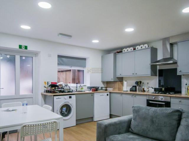 Bodmin Grove, Birmingham B7 6 bed maisonette to rent £3,774 pcm £871 pw