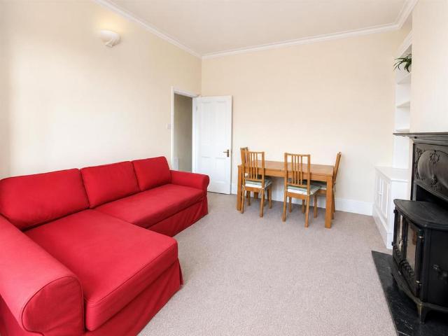 Bodmin Street, London SW18 2 bed flat to rent £2,500 pcm £577 pw