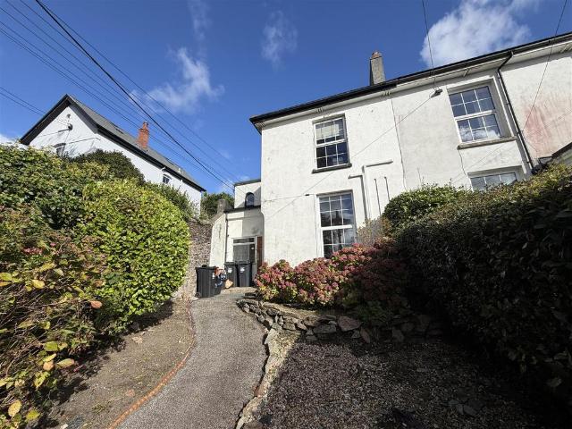 Bodmin Road, St. Austell Studio to rent £600 pcm £138 pw