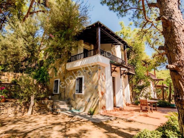 Bodrum'un Gözdesi Akçam Koru Sitesinde Satılık Lüks Villa
