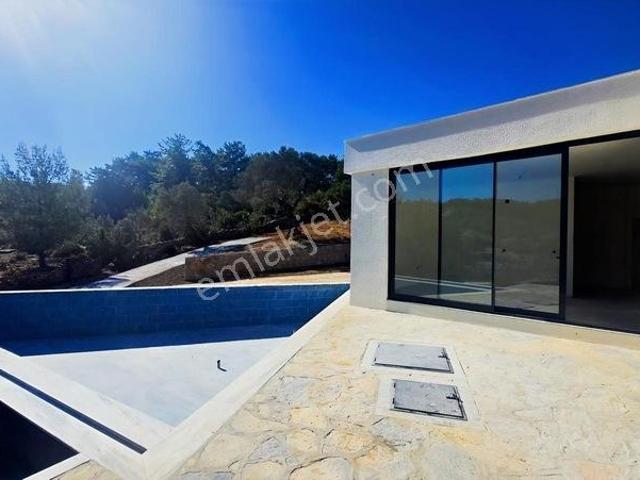 Bodrum Çamlık 10.331,14 M² Arsa İçerisinde Müstakil Malikane