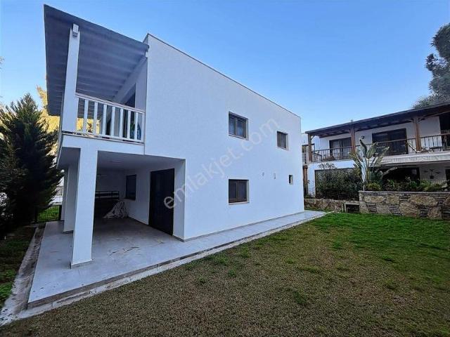 Bodrum Adabükü Doktorlar Sitesinde Satılık Villa
