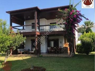 Bodrum, Akyarlar, 4+1, Denize Sıfır, Yüzme Havuzlu, Villa