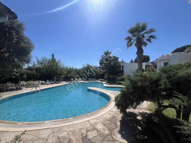 Bodrum Akyarlar'da Mimoza Sitesinde 4+2 Konak Mimarili