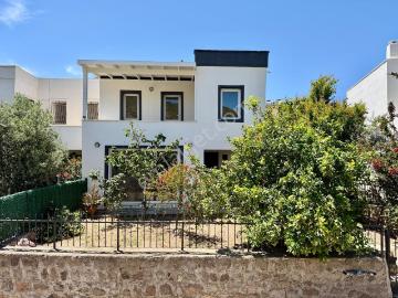Bodrum Akyarlar'da Satılık Müstakil Bahçeli Site İçi 3+1 Villa