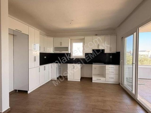 Bodrum Alt Konacık'ta Site İçi 2+1 Üst Kat Daire