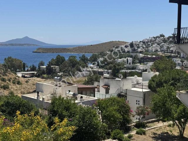 Bodrum Bağla Bankev Sitesin'de Deniz Manzaralı Bahçeli 2+1