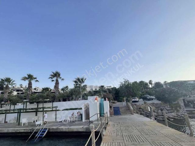 Bodrum Bağla Bankev Sitesinde Özel Plajlı 2+1 Satılık Daire