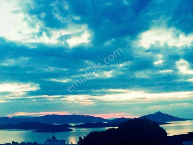 Bodrum Bağla Bankev'de Köşe Konum Deniz Manzaralı 2+1 Üst Kat