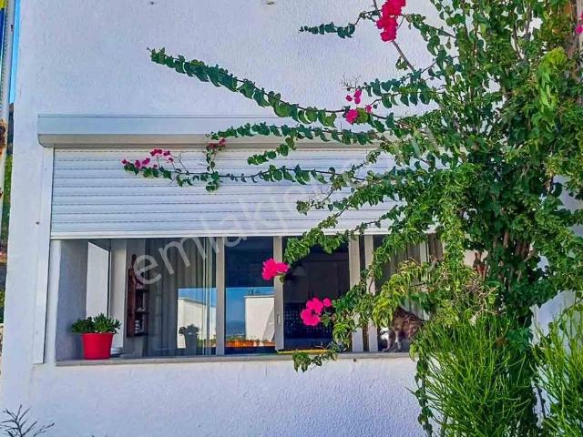 Bodrum Bağla Bankevleri Sitesinde Köşe Konumlu Dubleks