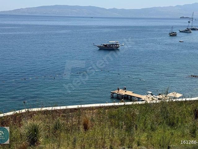 Bodrum Bağla Denize Sıfır Özel Plaj Satılık 2+1 Site İçi Daire