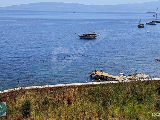 Bodrum Bağla Denize Sıfır,Özel Plajlı Satılık 4+1 Lüks Villa