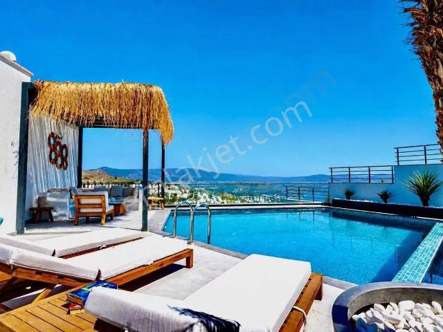 Bodrum Bağlada 2 Sıdes Sitesinde Özel Havuzlu Villa