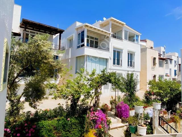 Bodrum Bankev Sitesi Deniz Manzaralı Kiralık 2+1 Üst Kat Daire