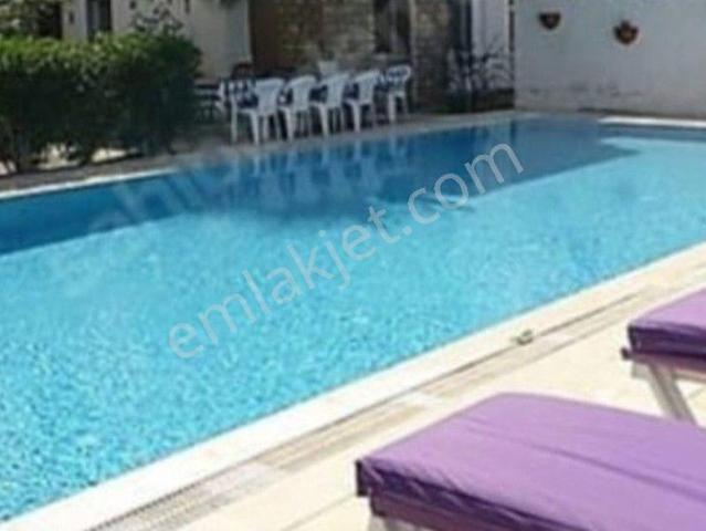 Bodrum Bitez Havuzlu Butik Site Geniş 1+1 Eşyalı Giriş Kat